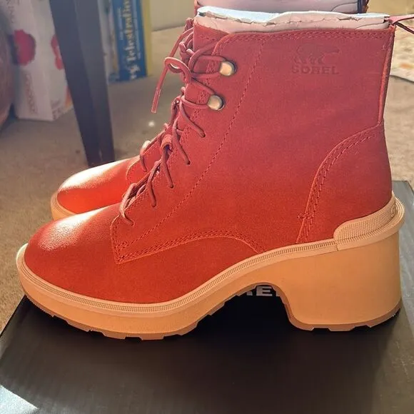 Women's Hi-Line Heel Lace Up Boots in Warp Red, Tawny Buff Size 9