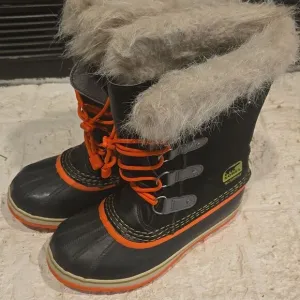 Womens Joan of art sorel waterproof boots size 6