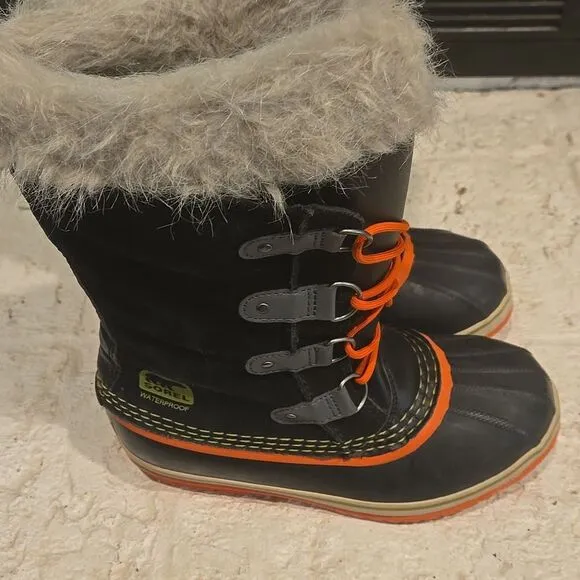 Womens Joan of art sorel waterproof boots size 6