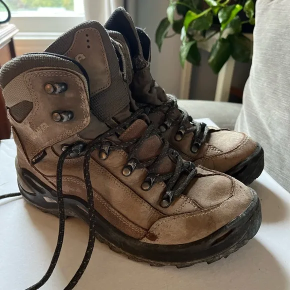 Women’s Lowa Brown Hiking Boots