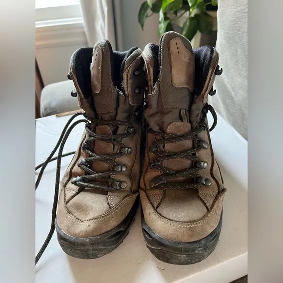 Women’s Lowa Brown Hiking Boots