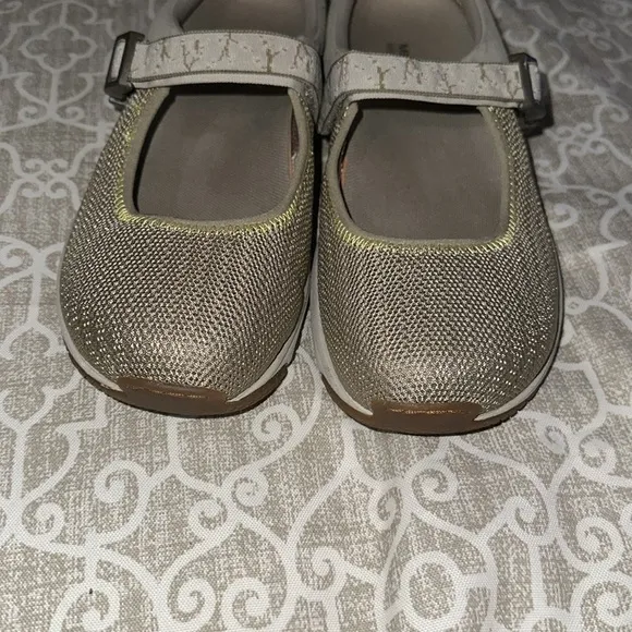 Womens Merrell Encore Slip on shoes sz 9 new