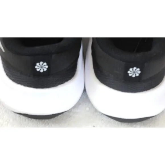 Women's Nike Legend Essential 3 NN Running Training Shoes Black White Sizes NIB
