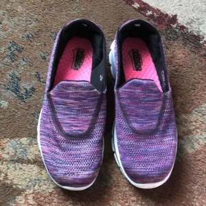 Womens size 9.5 Skechers Go Walk 3 Slip On Goga Mat multi colored walking shoes