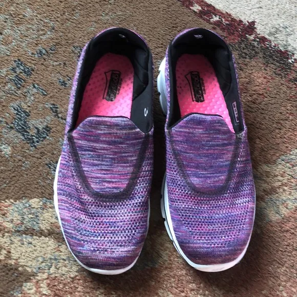 Womens size 9.5 Skechers Go Walk 3 Slip On Goga Mat multi colored walking shoes