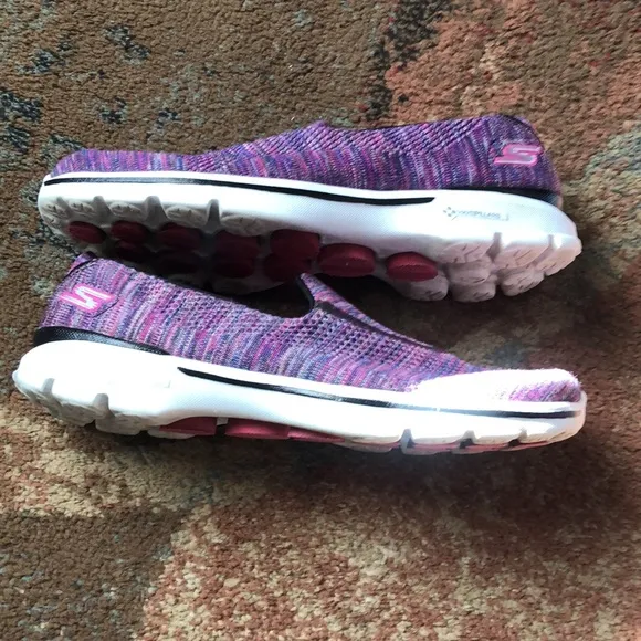Womens size 9.5 Skechers Go Walk 3 Slip On Goga Mat multi colored walking shoes