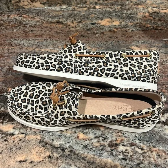 Women's Sperry Top-Sider Vida Animal Boat Shoes in a leopard print. Sz 9, EUC