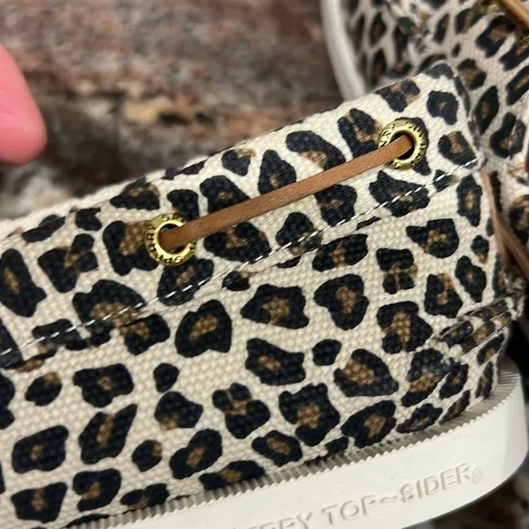 Women's Sperry Top-Sider Vida Animal Boat Shoes in a leopard print. Sz 9, EUC