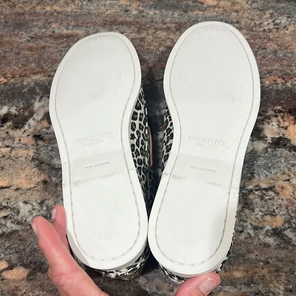 Women's Sperry Top-Sider Vida Animal Boat Shoes in a leopard print. Sz 9, EUC