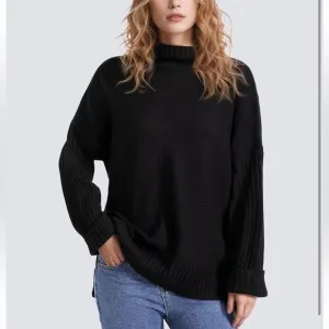 Women's Turtleneck Oversized Sweaters - Black M