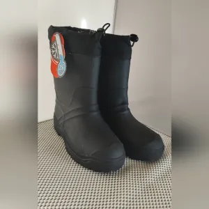 Wonder Nation Winter Boots Boys Size 3 String closure Waterproof slip resistant