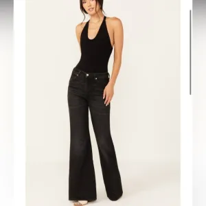 WRANGLER WANDERER 622 HIGH RISE MODERN FLARE JEANS in black