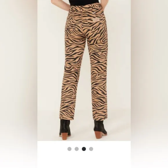 WRANGLER WOMEN'S HIGH RISE WILD WESTPURR PRINT STRAIGHT  size 29x28