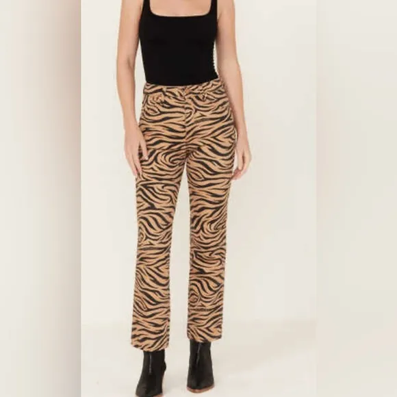 WRANGLER WOMEN'S HIGH RISE WILD WESTPURR PRINT STRAIGHT  size 29x28