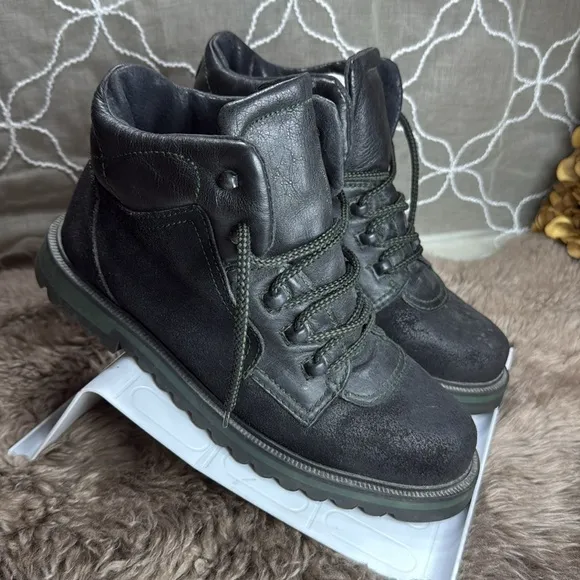 (Z3) DOMINO, Italian leather cold boots for men, size 43/10US‎