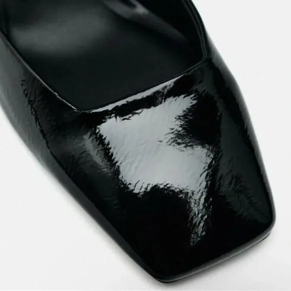 ZARA BUCKLED BLOCK HEEL SHOES