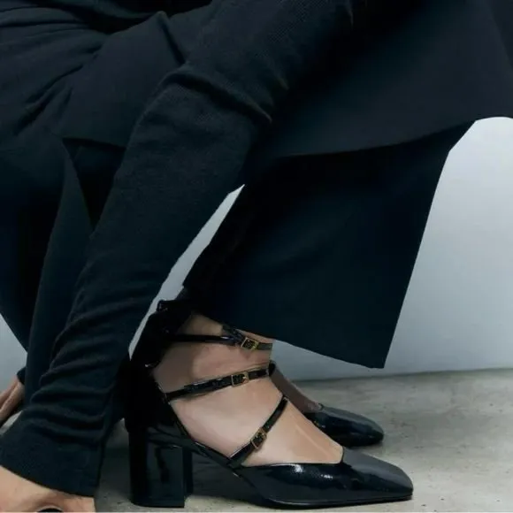 ZARA BUCKLED BLOCK HEEL SHOES