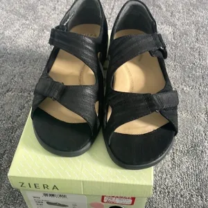 Ziera designer comfort Velcro shoes 38 XW